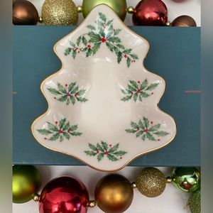 LENOX HOLLY CHRISTMAS TREE SMALL DISH NIB